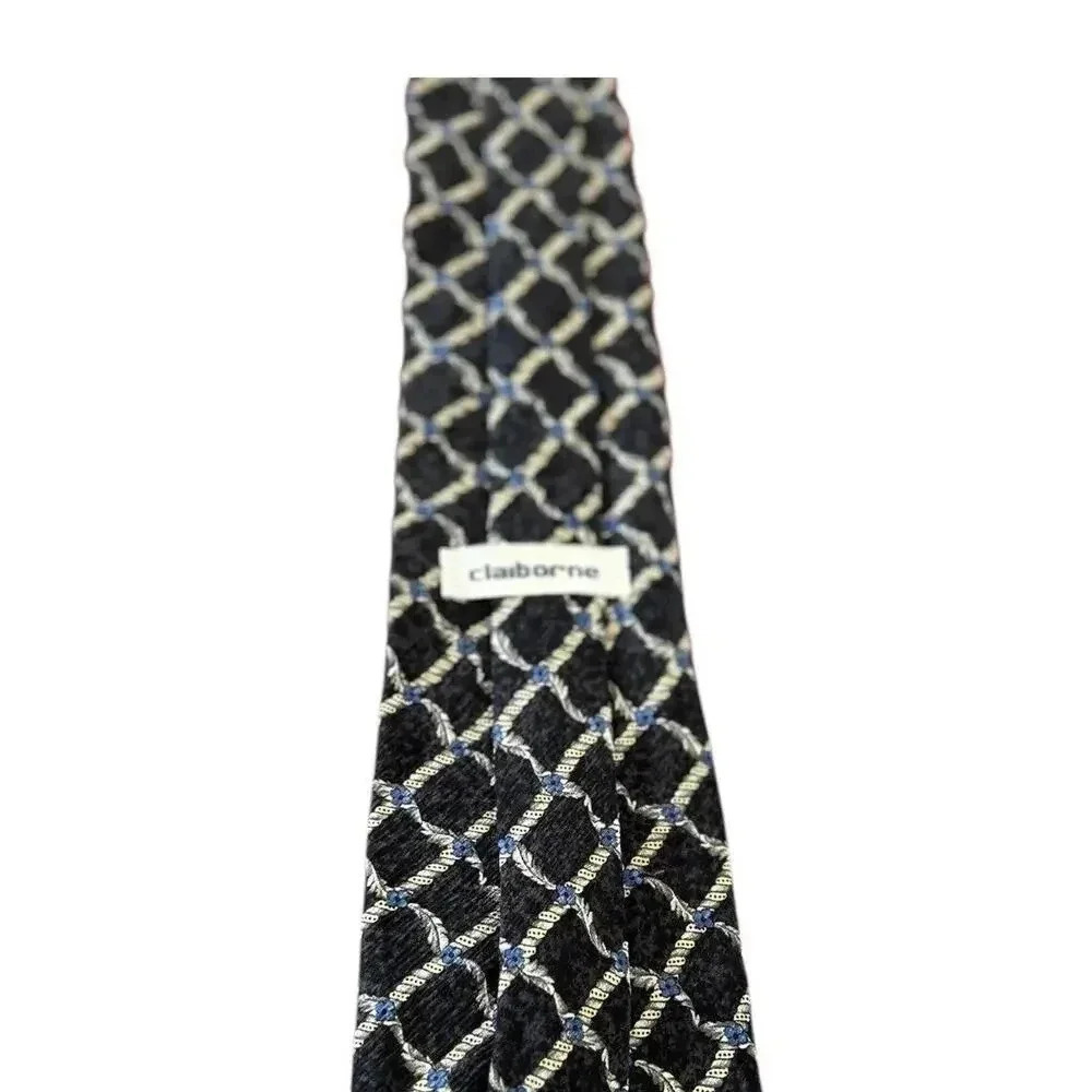 Claiborne Men’s Silk Necktie Gray Black Trellis Pattern With Blue 3 3/4” X 56”